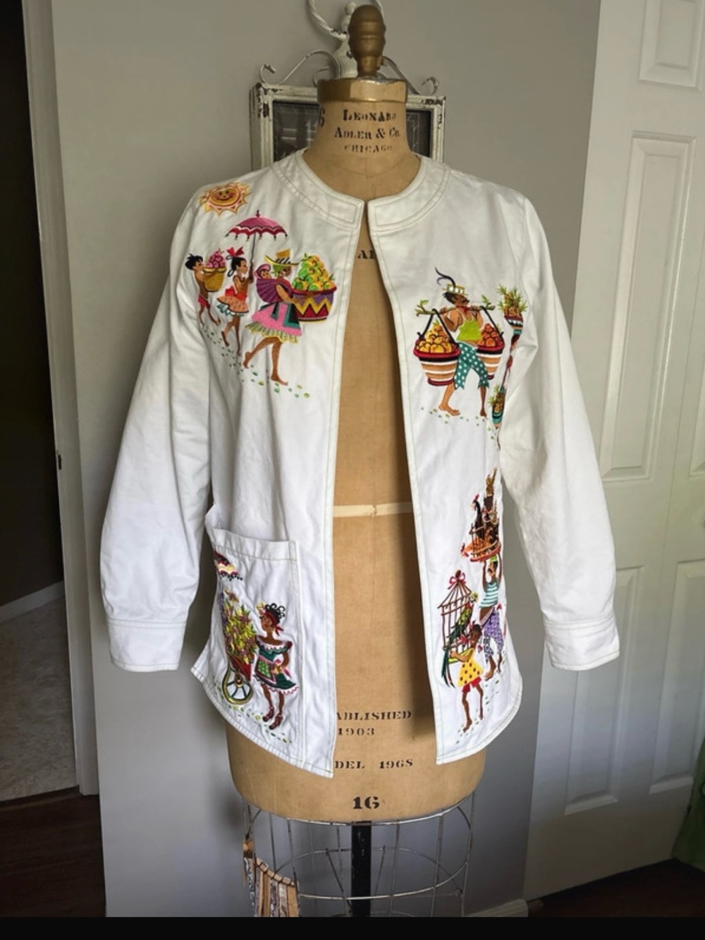 Bob Mackie White Cotton Jacket with Colorful Tropical Embroidery